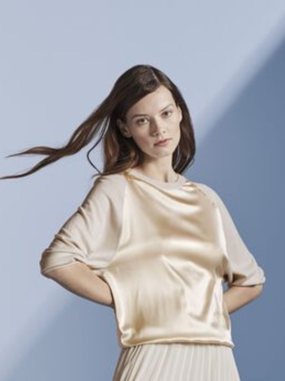 Paul Stuart Luxury Silk and Virgin Wool Champagne Short Sleeve Blouse. Italian.